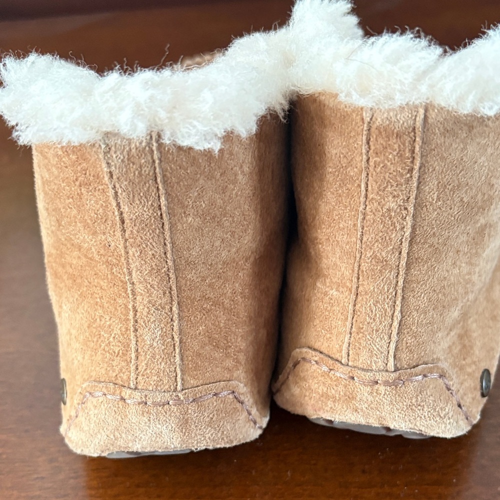 UGG Women's Tan Suede Moccasins - Picture 4 of 8
